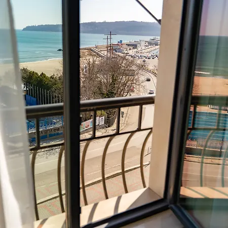 Hotel Panorama - Free Ev Charging Station
