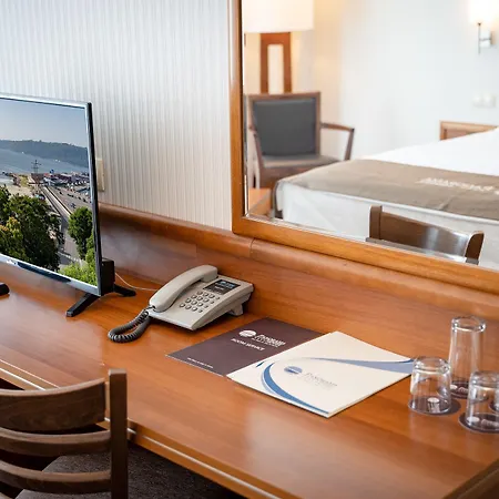 Panorama - Free Ev Charging Station וארנה